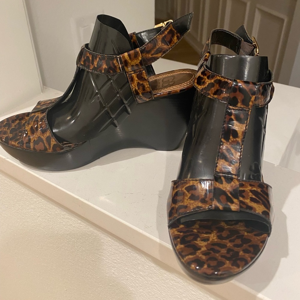 Giani Bini leopard print platform sandal size 8.5